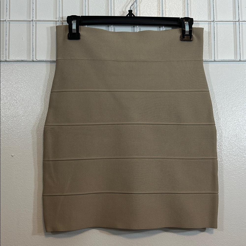 BCBGMaxazria Women M Mini Skirt Bodycon Bandage Khaki‎ 6276